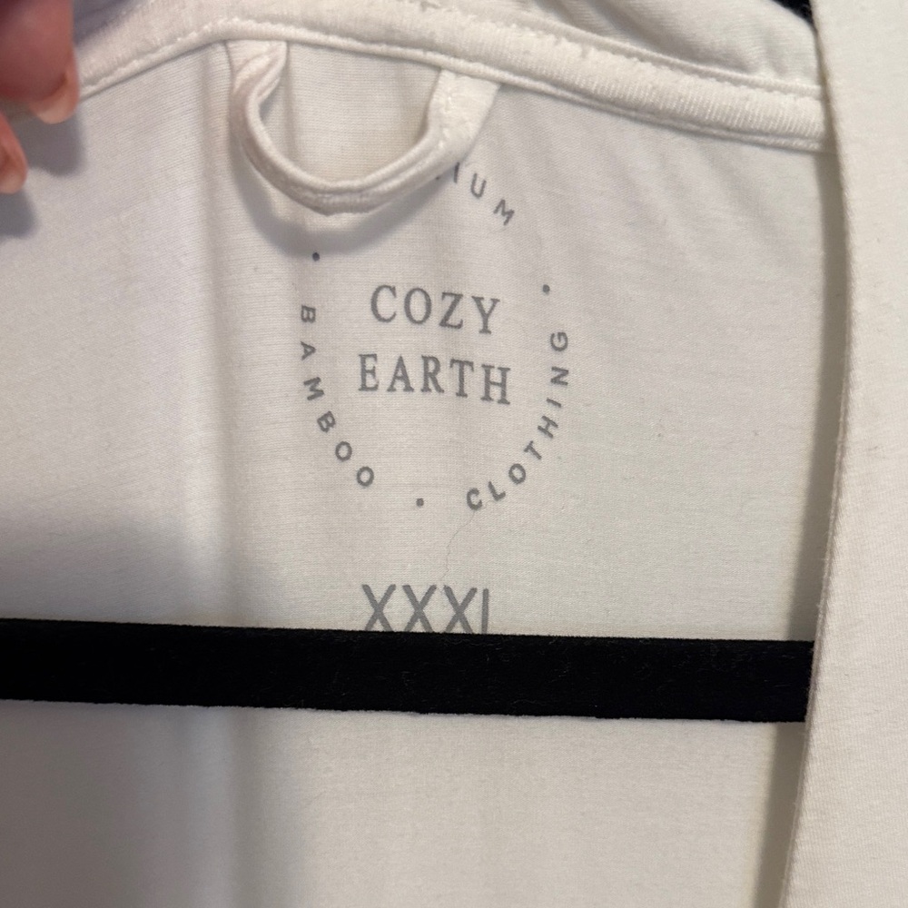 Cozy Earth Elegant Cream Women's Robe View 2